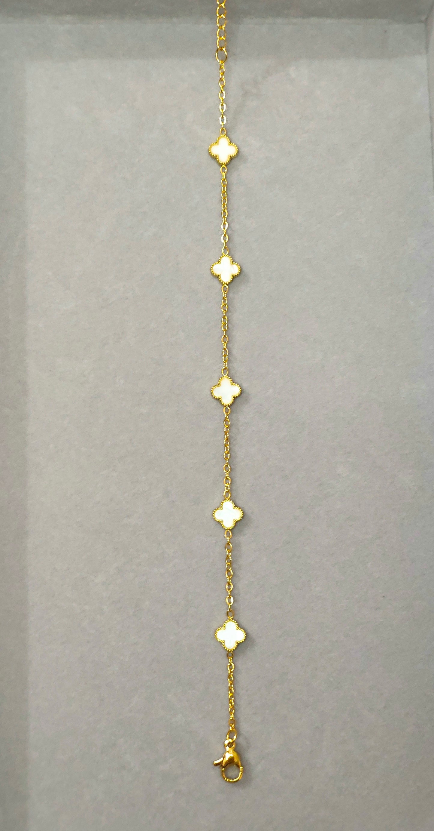 Anti-Tarnish Clover Motif Gold Bracelet | 18K Gold Plated