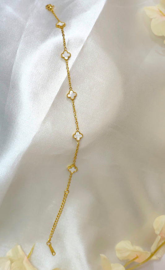 Anti-Tarnish Clover Motif Gold Bracelet | 18K Gold Plated