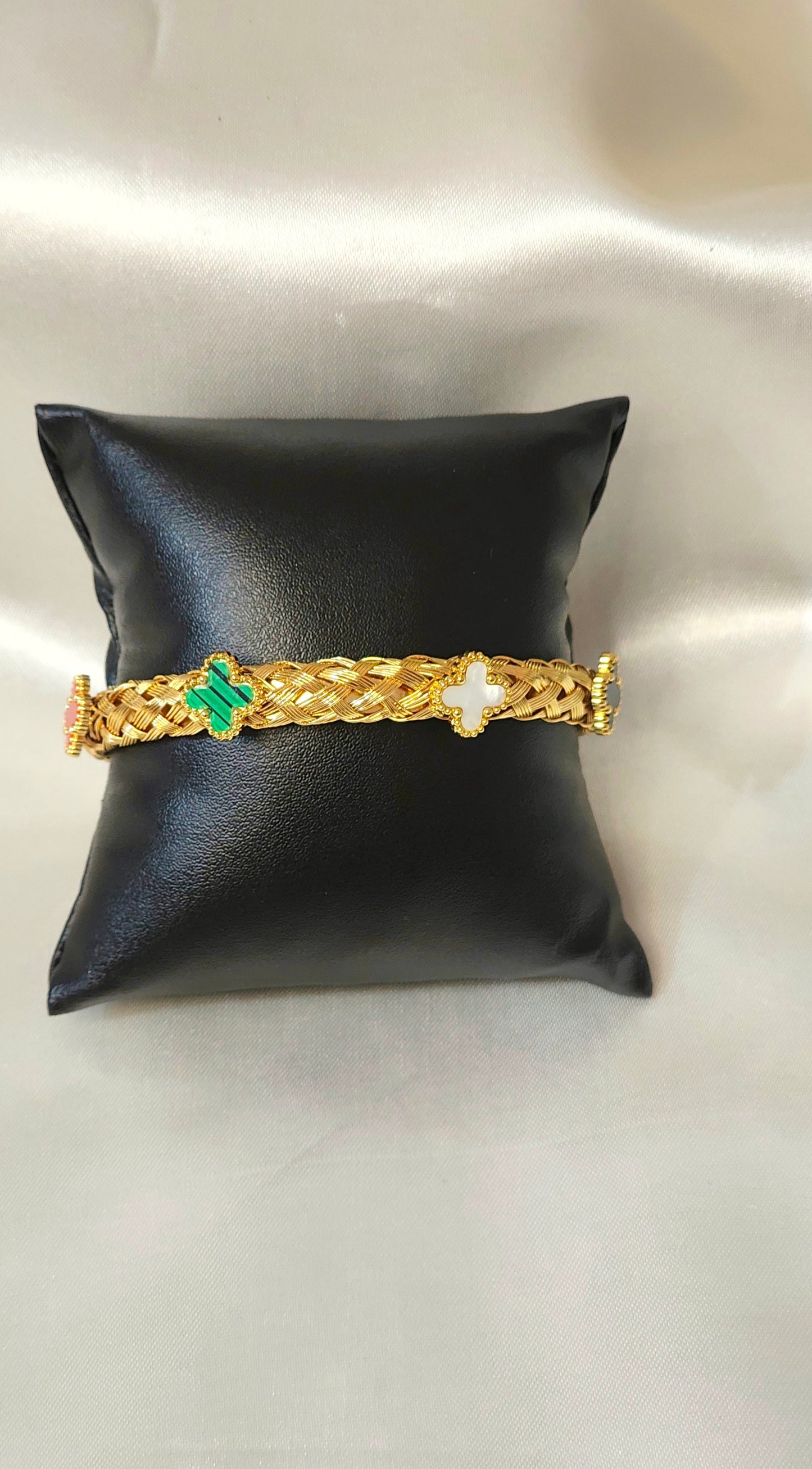 Clover Charm Braided Gold-Plated antitarnish Bracelet