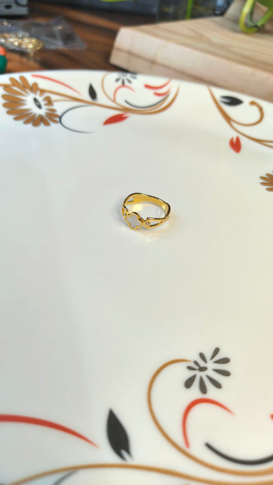Gold-Plated White Clover Motif Ring