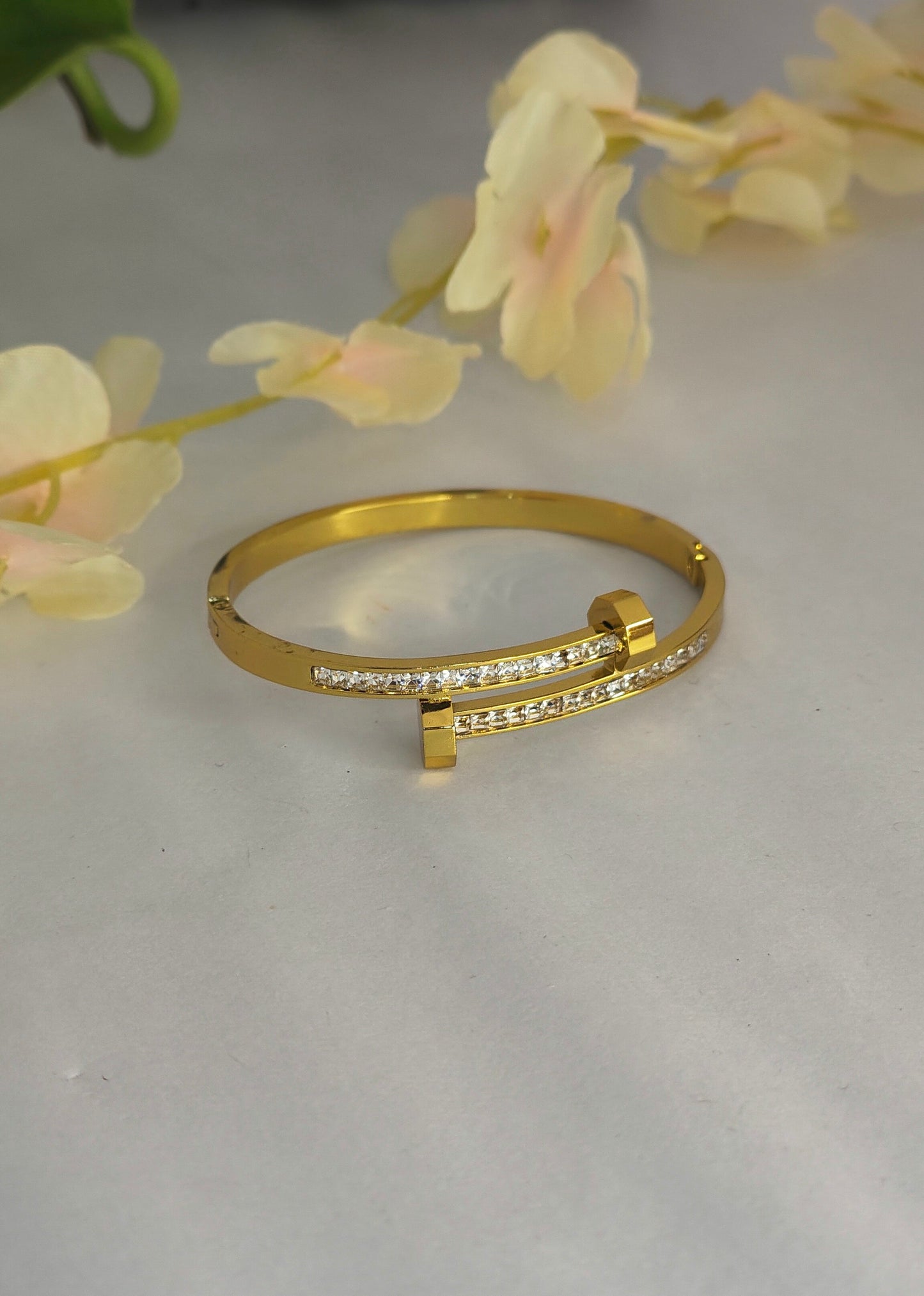 Anti-Tarnish Geometric Crystal-Studded Gold Bangle Bracelet for thin wrist Braclet