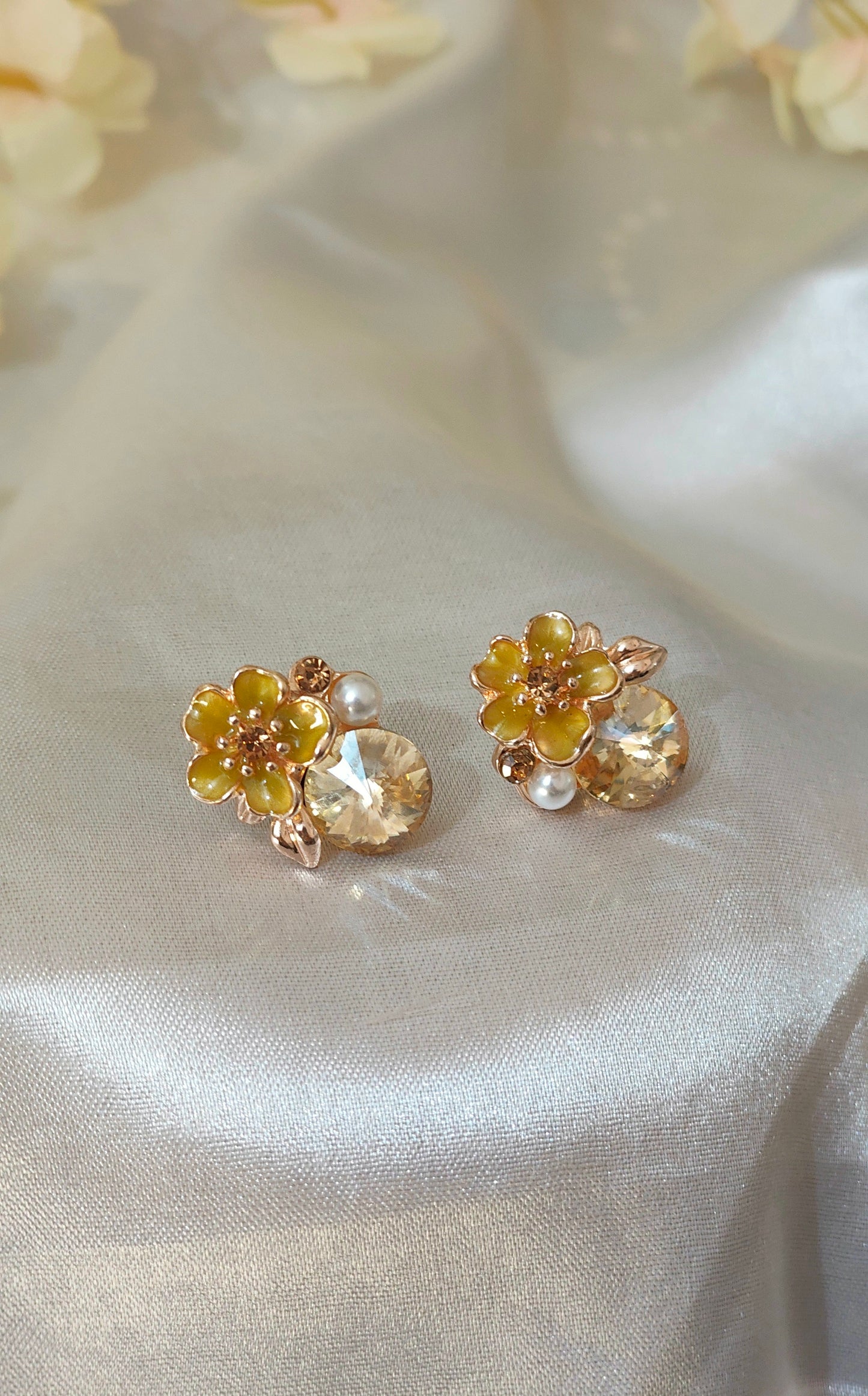 Anti-Tarnish Floral Crystal Stud Earrings
