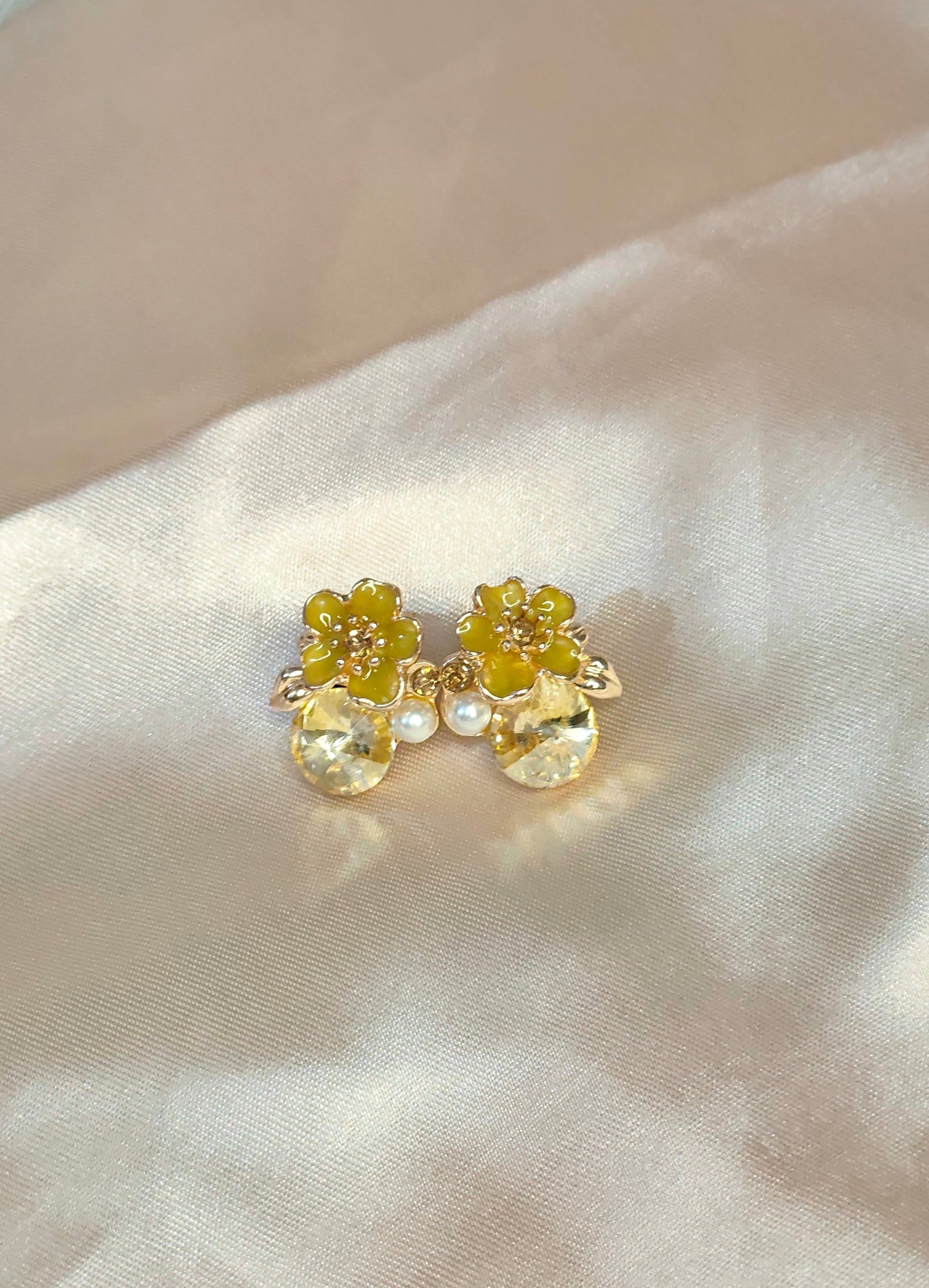 Anti-Tarnish Floral Crystal Stud Earrings