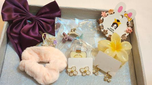 White Flower Earrings & Pearl Hair Accessories Gift Set