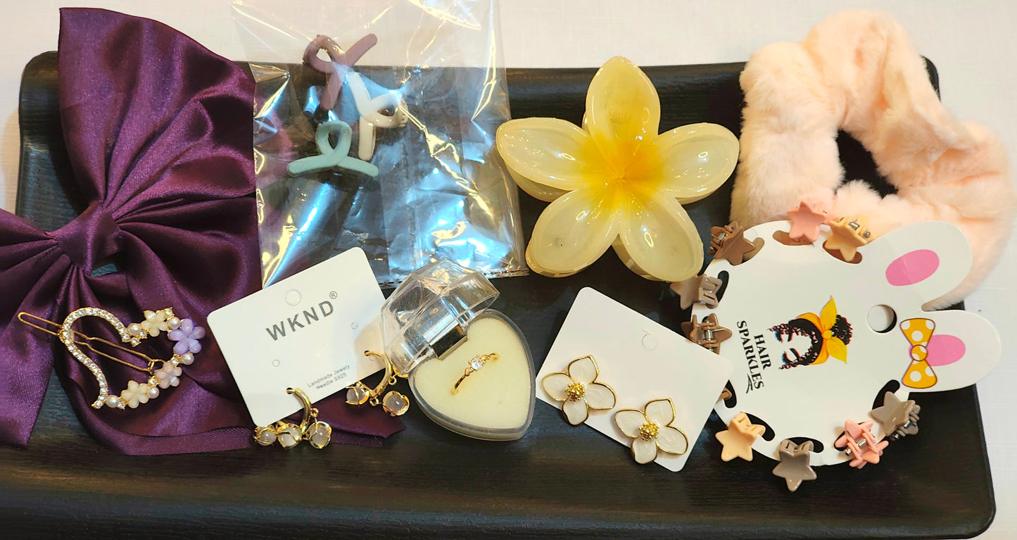 White Flower Earrings & Pearl Hair Accessories Gift Set