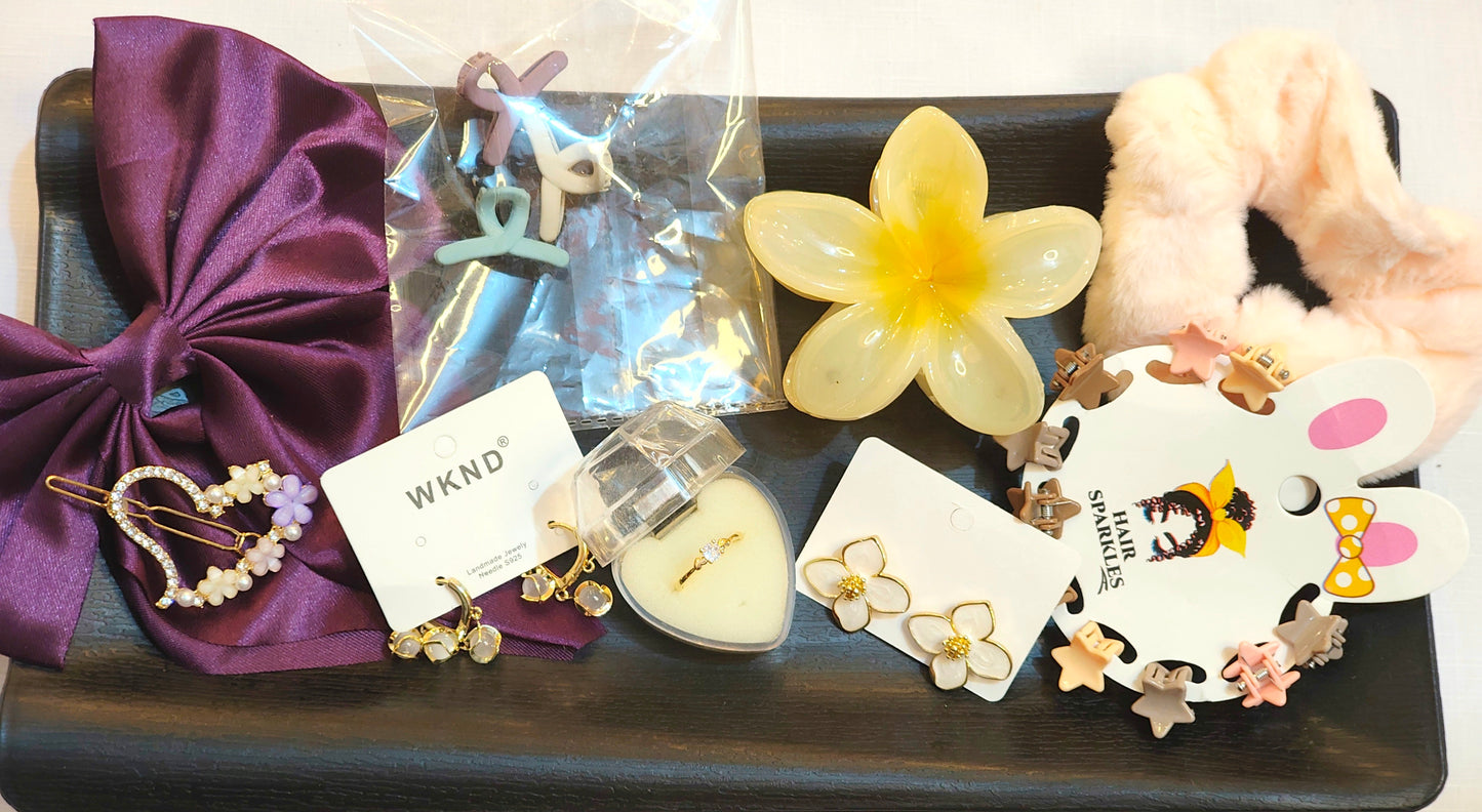 White Flower Earrings & Pearl Hair Accessories Gift Set