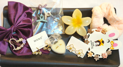 White Flower Earrings & Pearl Hair Accessories Gift Set