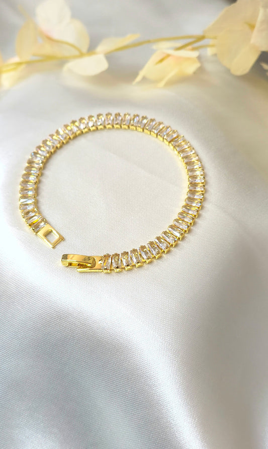Baguette Tennis Zircon Bracelet | 18K Gold Plated | Anti-Tarnish