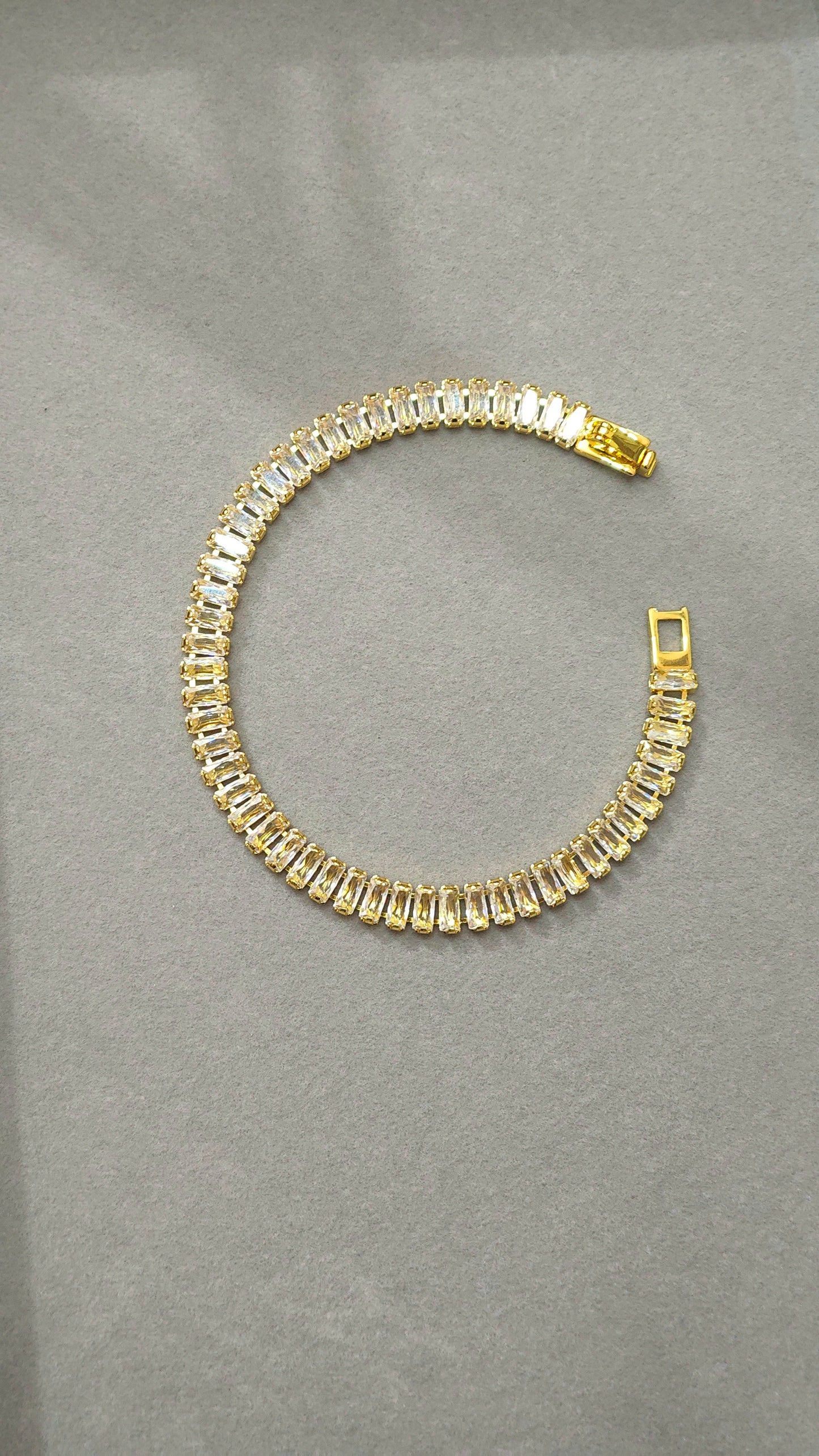 Baguette Tennis Zircon Bracelet | 18K Gold Plated | Anti-Tarnish