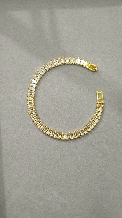 Baguette Tennis Zircon Bracelet | 18K Gold Plated | Anti-Tarnish