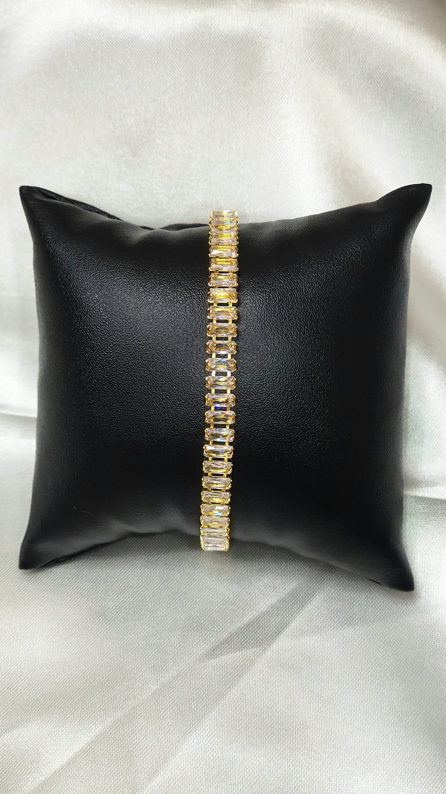 Baguette Tennis Zircon Bracelet | 18K Gold Plated | Anti-Tarnish