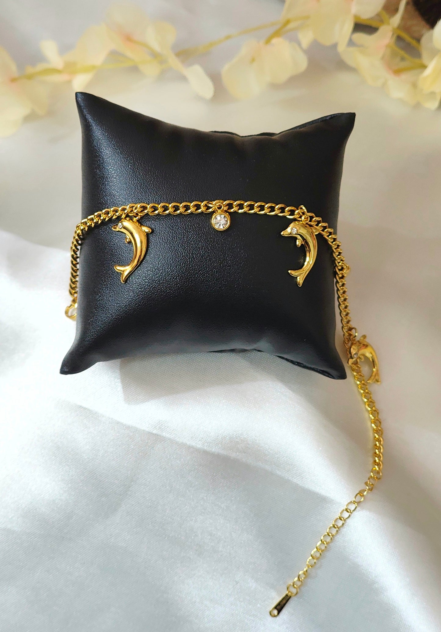 Dolphin Charm Gold Bracelet | 18K Gold Plated | Anti-Tarnish