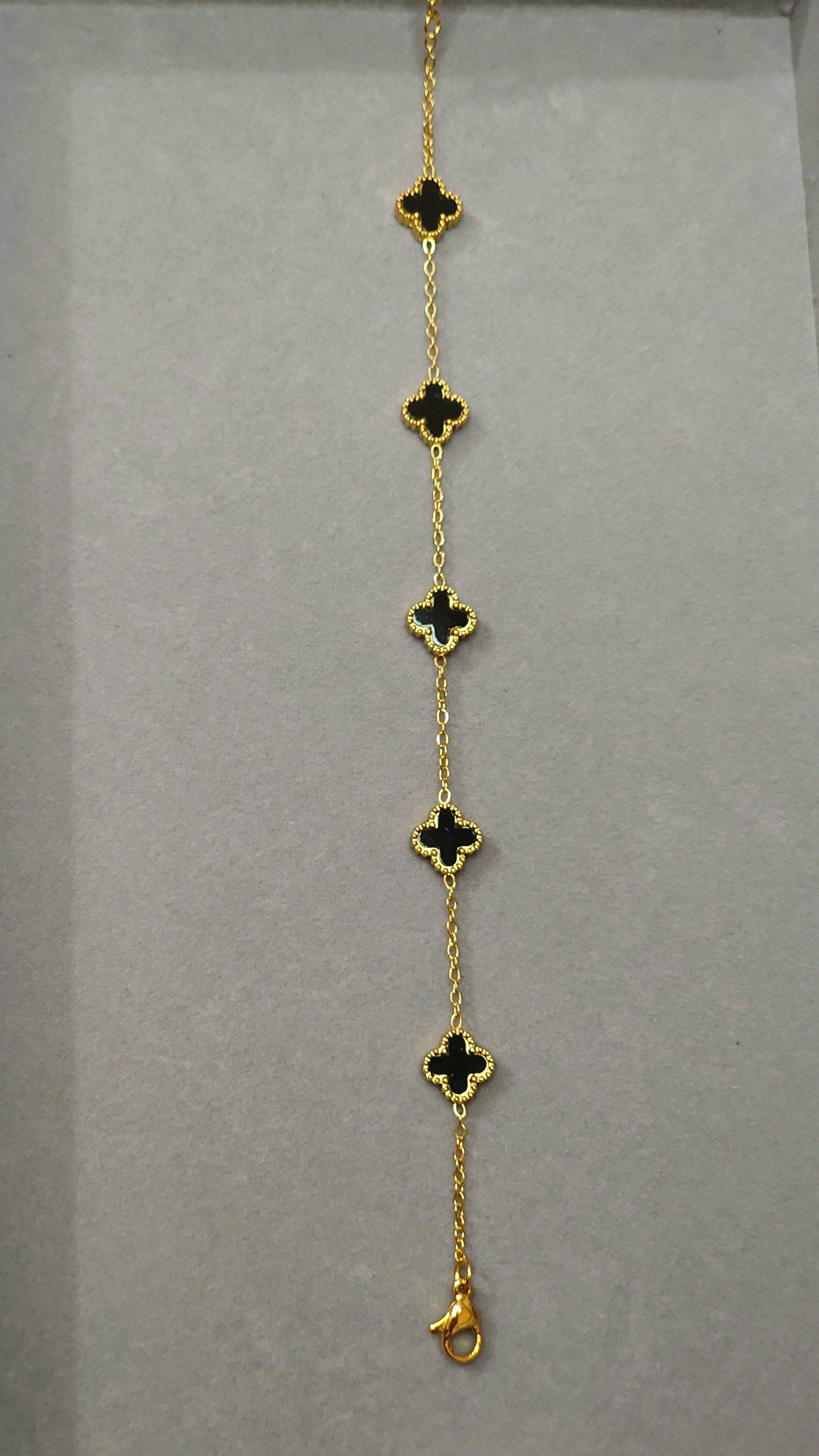 Anti-Tarnish Clover Motif Gold Bracelet | 18K Gold Plated