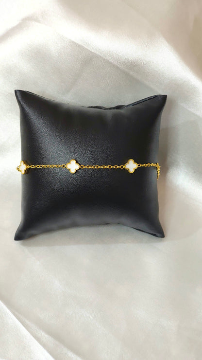 Anti-Tarnish Clover Motif Gold Bracelet | 18K Gold Plated