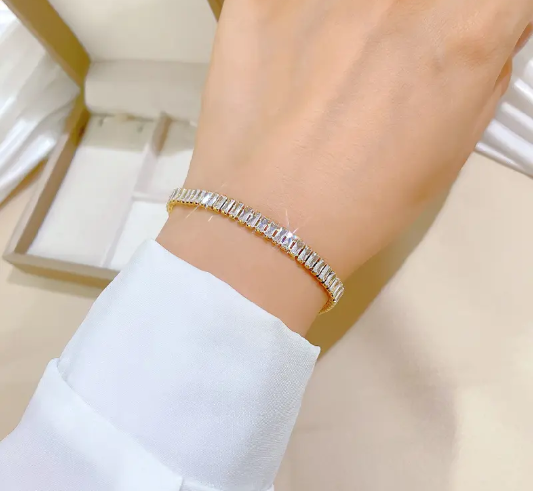 Baguette Tennis Zircon Bracelet | 18K Gold Plated | Anti-Tarnish