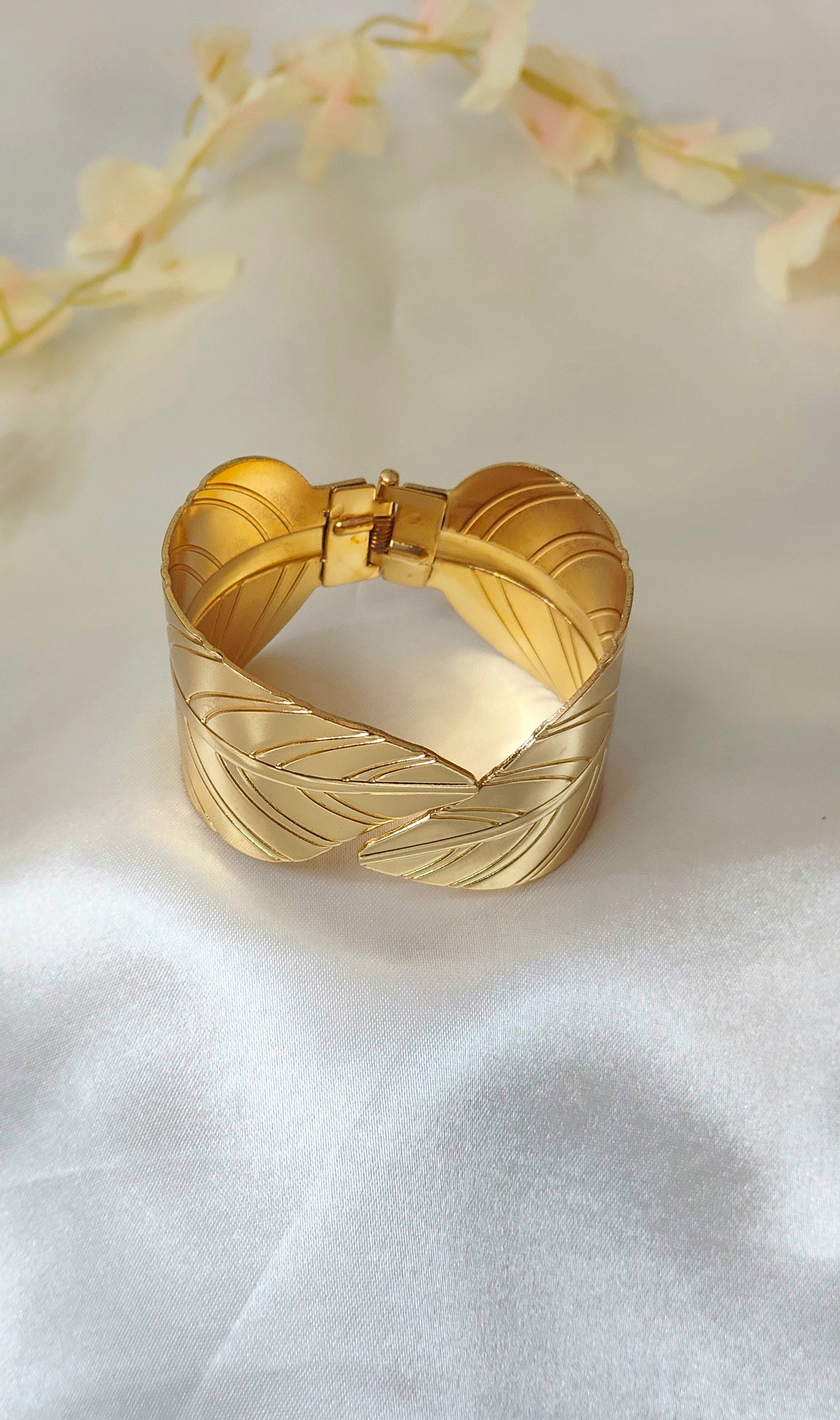 Anti tarnish Gold-Plated Leaf Cuff Bracelet