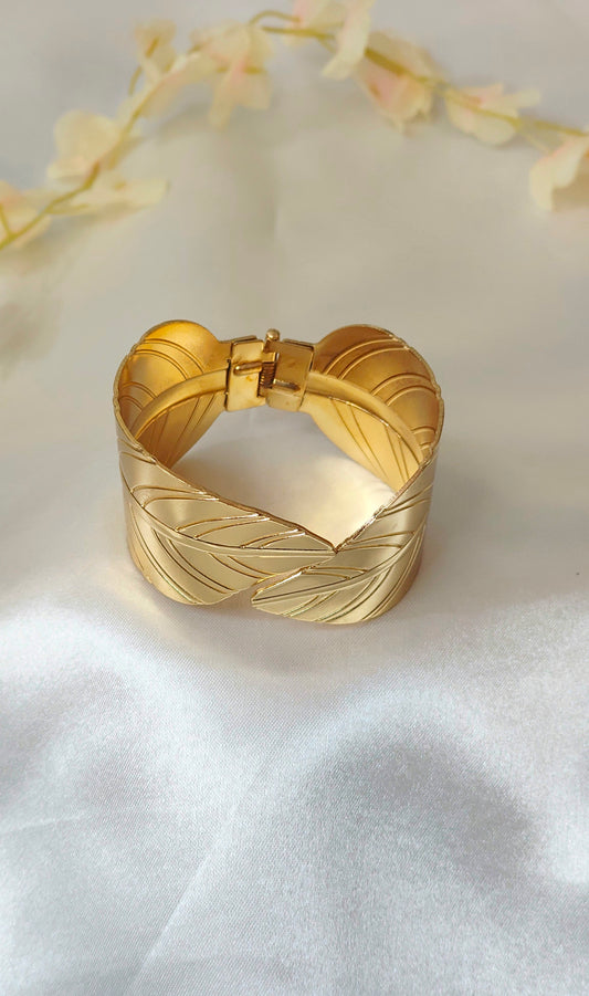 Anti tarnish Gold-Plated Leaf Cuff Bracelet