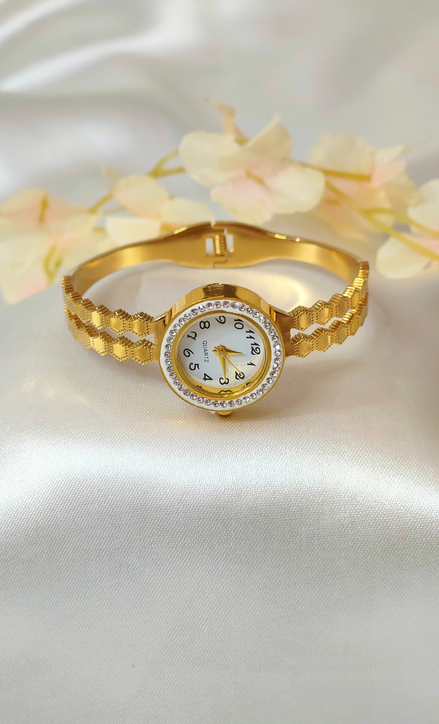 Elegant 18K Gold-Plated antitarnish Watch Bracelet