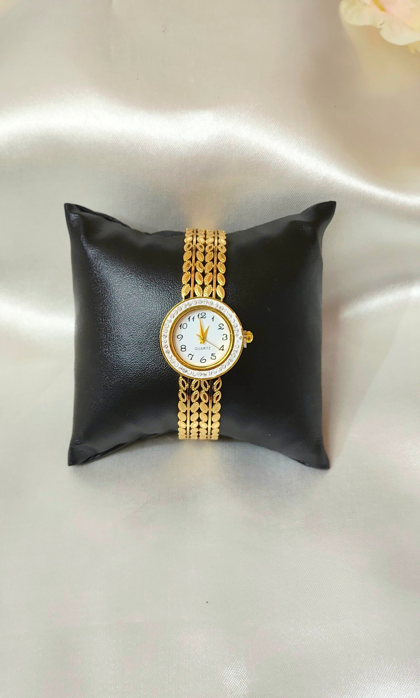 Elegant 18k Gold-Plated Bracelet Watch for Women