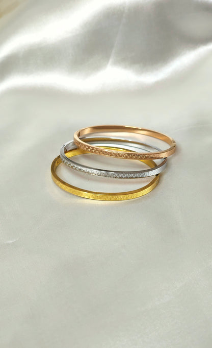Antitarnish gold plated bracelet set (pack of three)