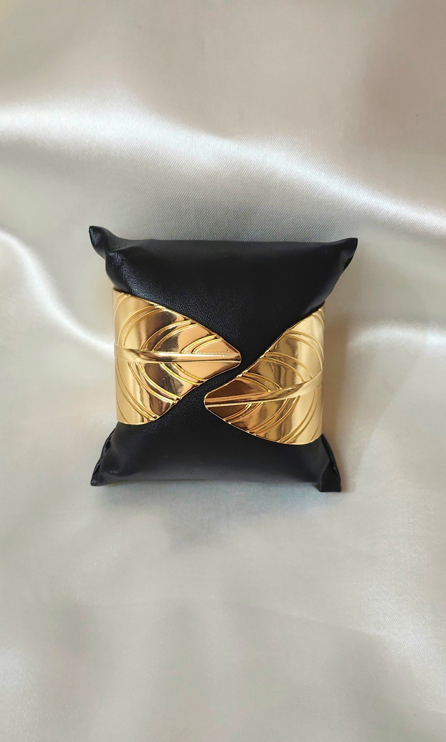 Anti tarnish Gold-Plated Leaf Cuff Bracelet