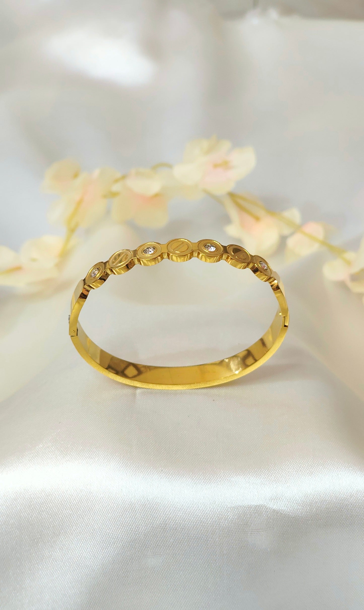 Chic Geometric Studded Gold-Plated Bracelet