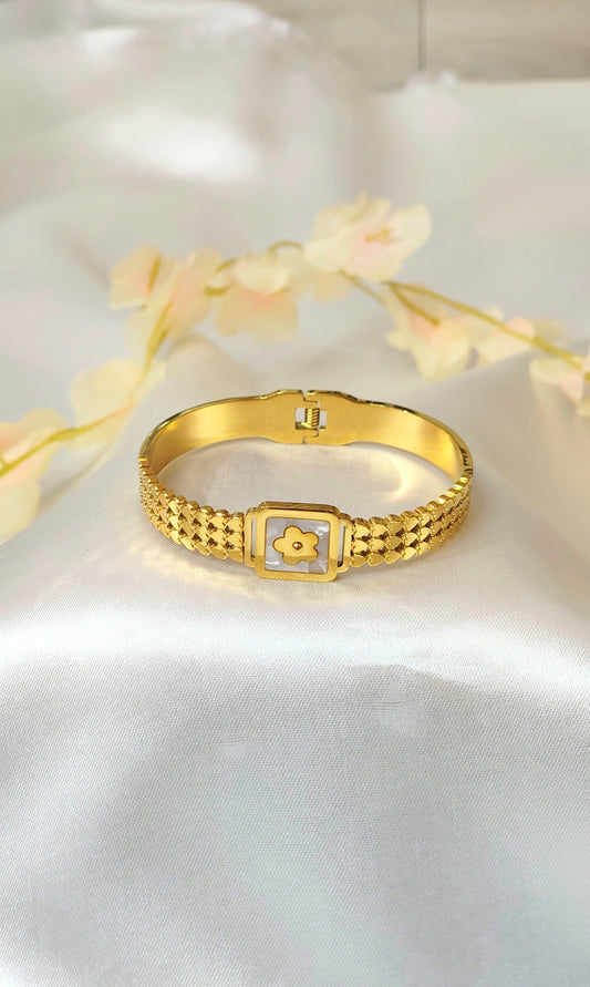 18K Gold-Plated Floral Motif Bracelet