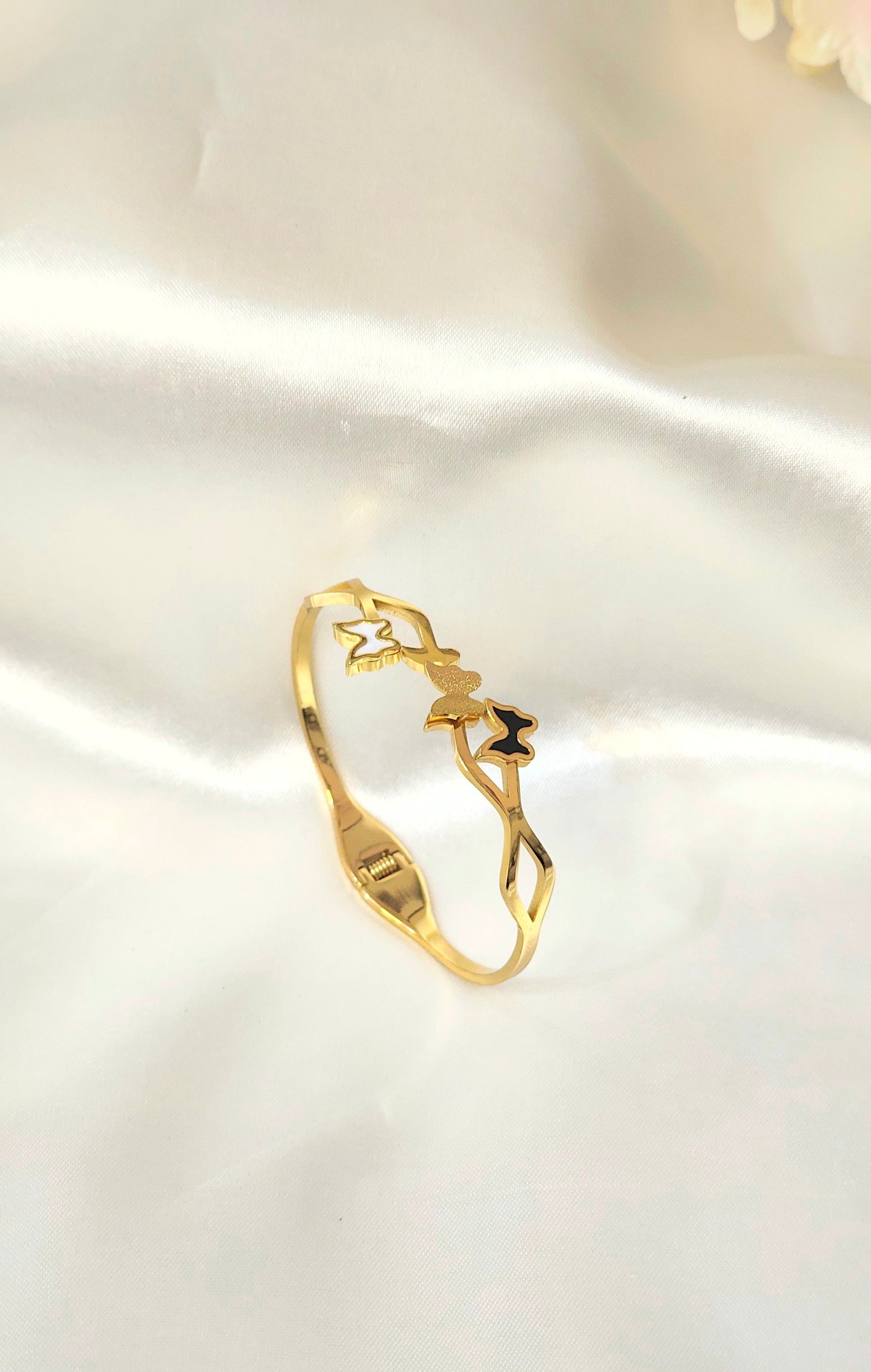 Antitarnish Gold-Plated Butterfly Motif Bracelet