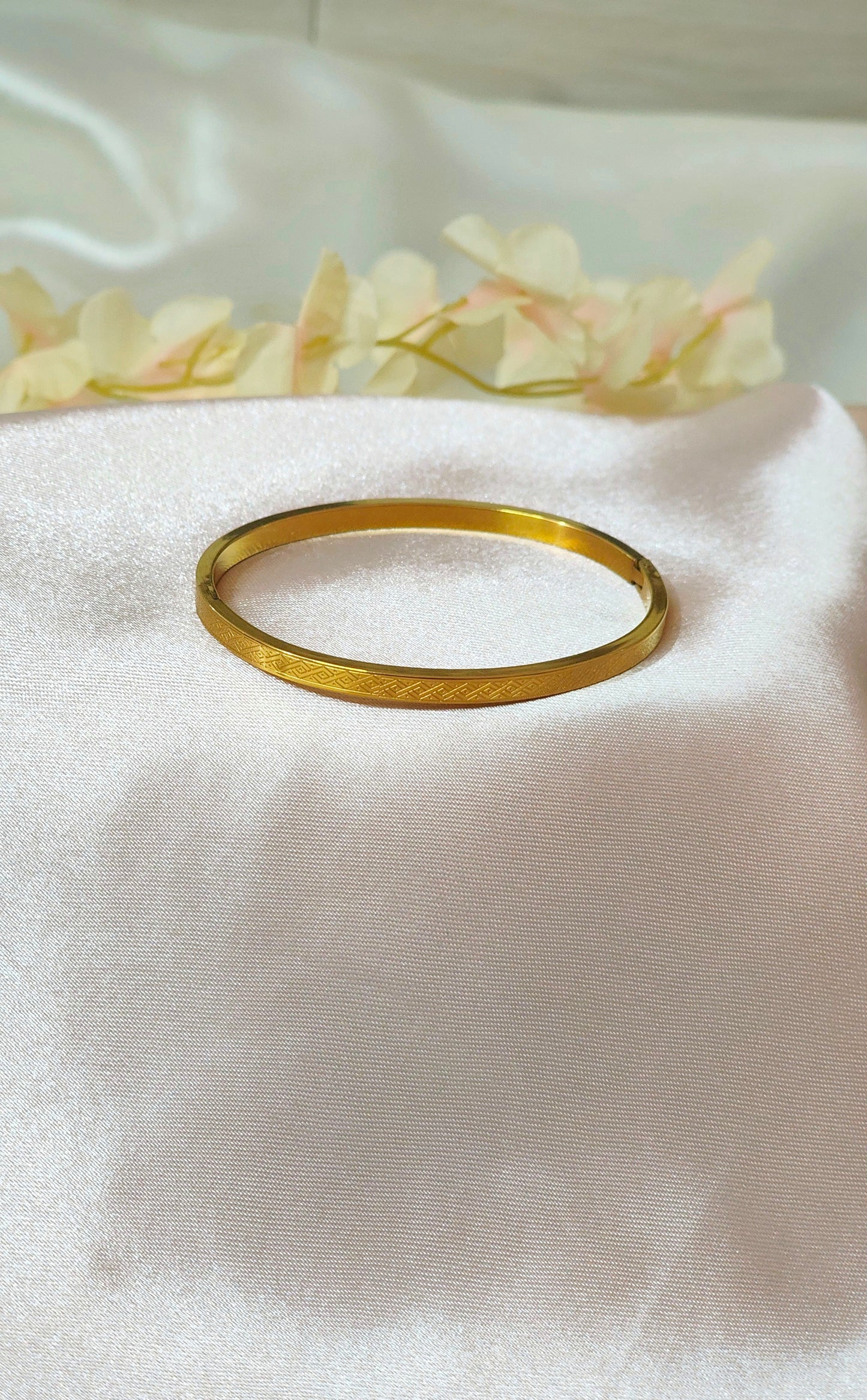Anti tarnish Gold-Plated Geometric bracelet