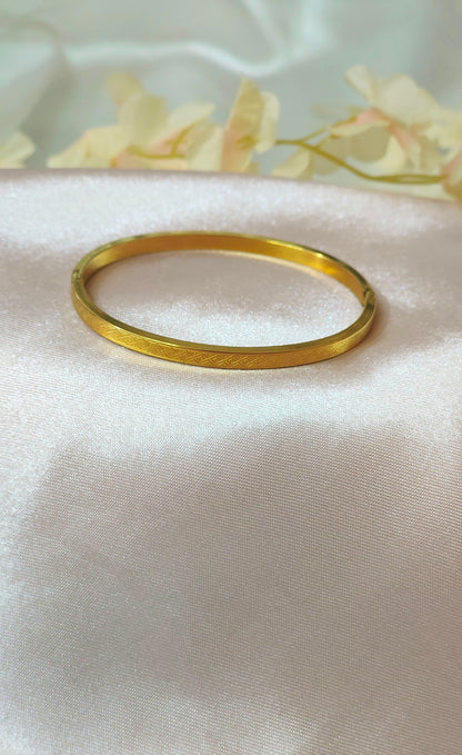 Anti tarnish Gold-Plated Geometric bracelet