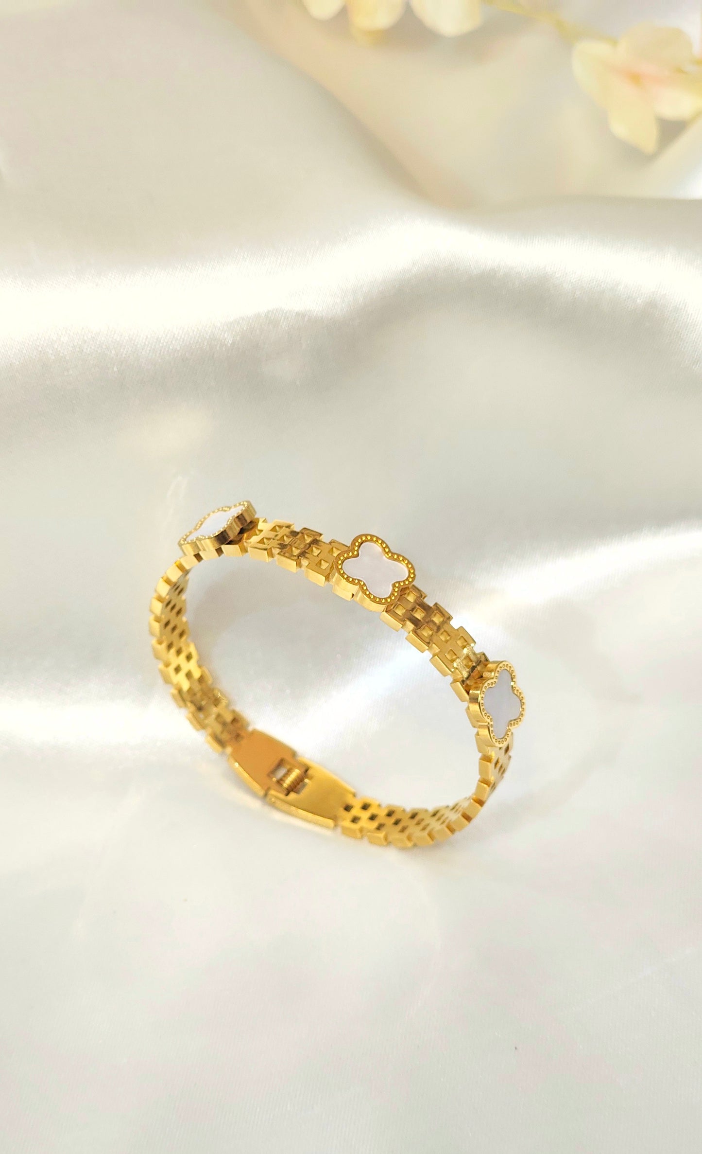18K Gold-Plated White Clover Bracelet
