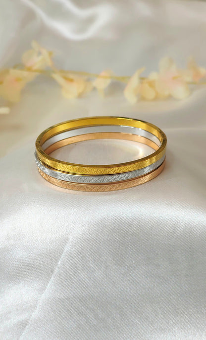 Antitarnish gold plated bracelet set (pack of three)