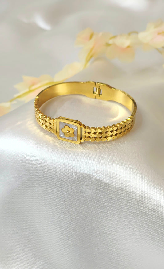 18K Gold-Plated Floral Motif Bracelet