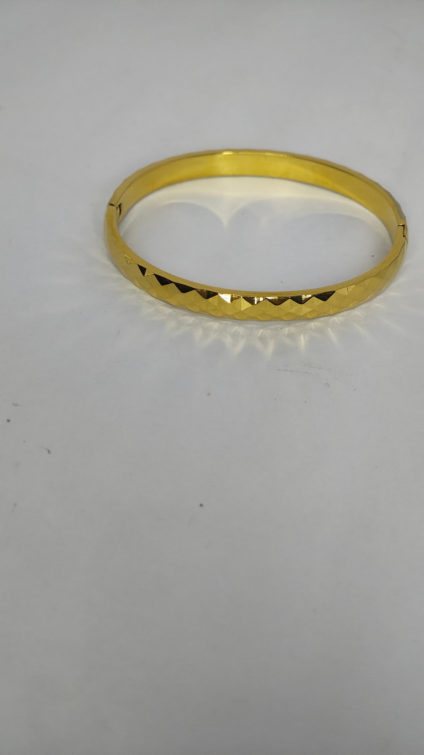 Anti-Tarnish Faceted Gold Finish Bracelet for thin wrist Braclet
